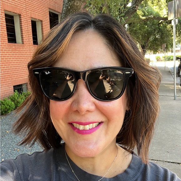 Meet your Posher, Maura - Picture 2 of 3